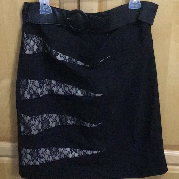 Like New Special Occasion Lace 2 Piece Top, and Skirt Set - Picture 3 of 4